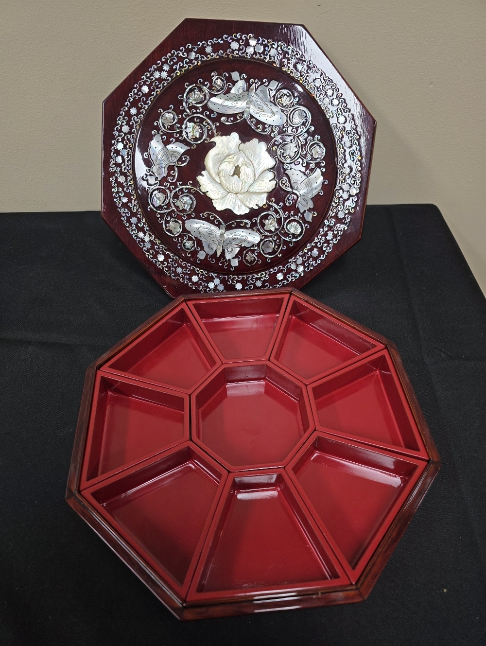 Great Condition Chinese Mother Of Pearl Inlaid Lacquer Dessert Box